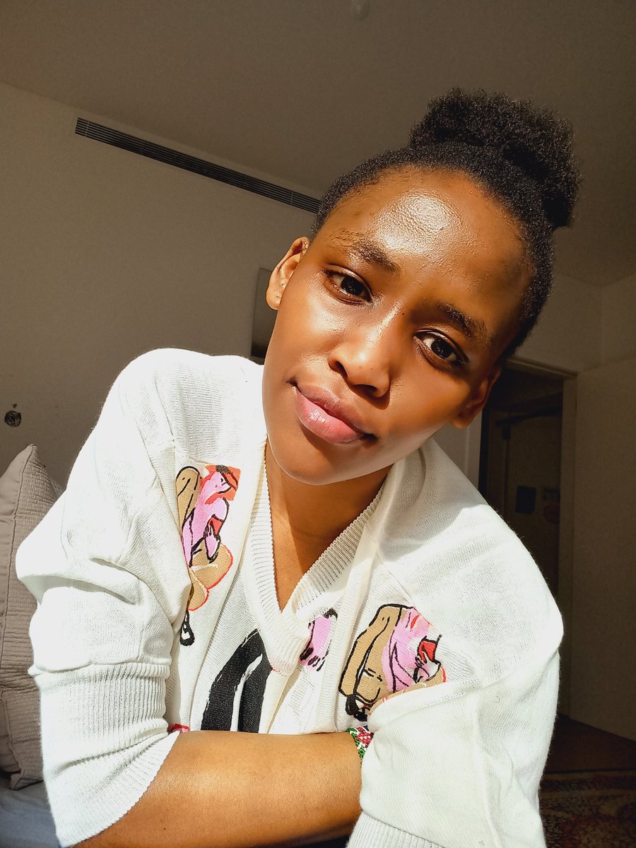 Being jobless in Nairobi can land you into so many things 🥲 A short thread of how being jobless landed me into a room with a rapist😌 It was on Saturday morning i boarded the indimaji sacco from South B to bus station.  The bus would stop every...
THREAD 🧵