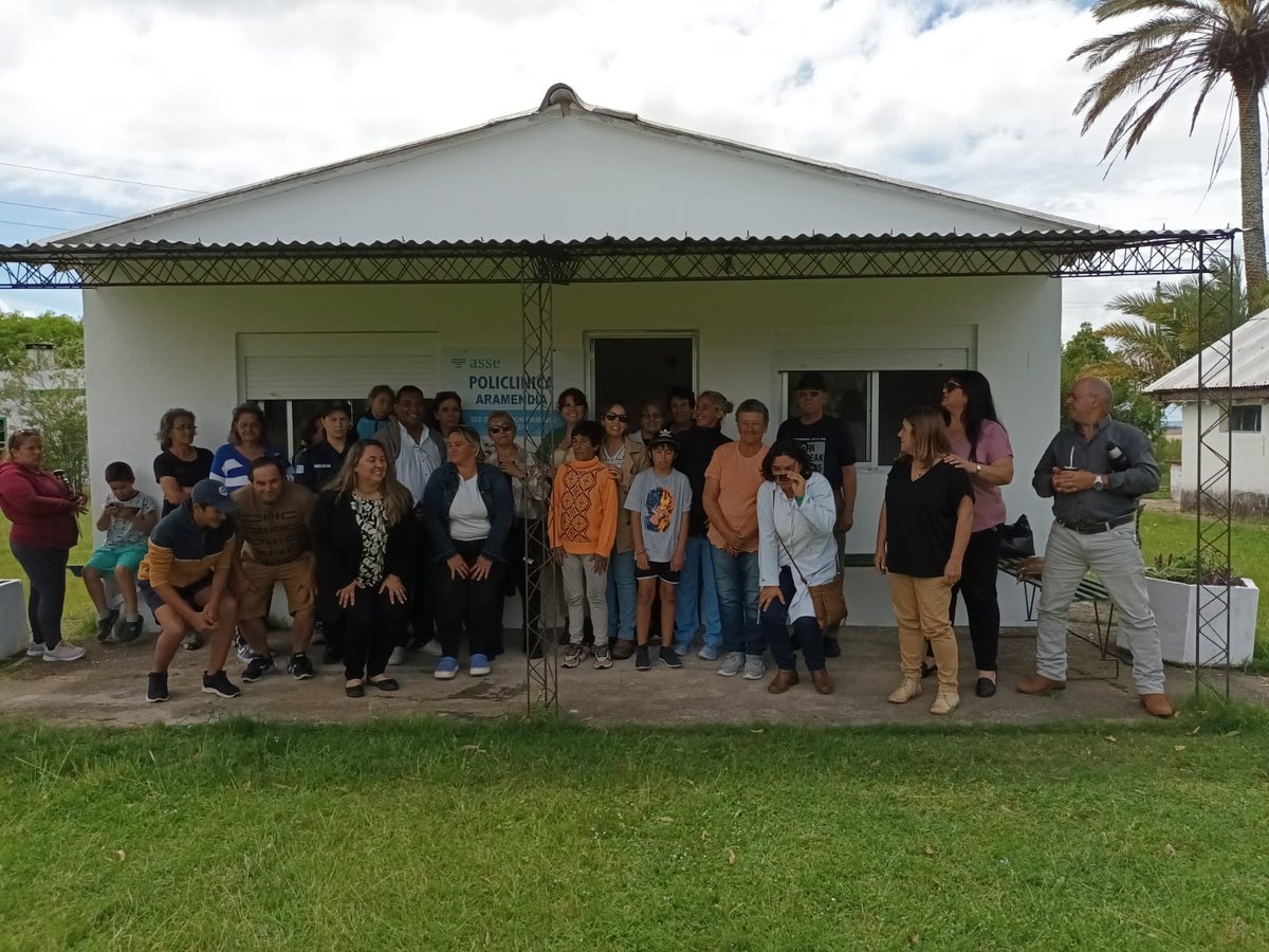 Porque no hay necesidades grandes y chicas, inauguramos nuevas aberturas en Policlínica rural de #Aramendía en el depto. de #Lavalleja, junto a los vecinos y la Comisión del festival "Minas y Abril", a la cual agradecemos enormemente su  #solidaridad
En fotos: Antes y después👇