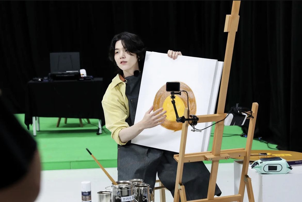 MINSUGAHQ's tweet photo. [#SugaHQ_Update] agustd posted on Instagram 

🐱: 🎨 https://t.co/F2YTIXLeJB