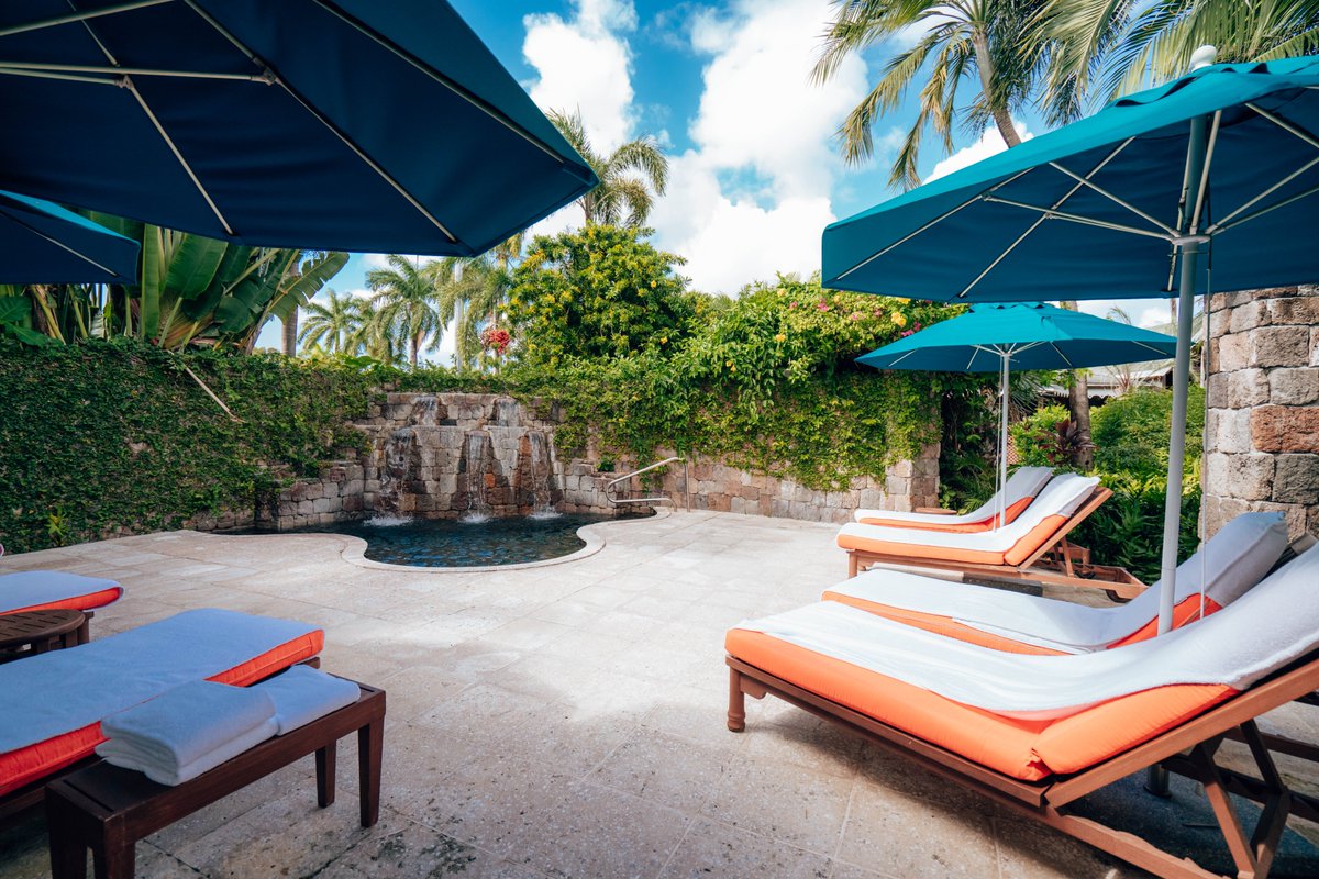 NevisNaturally's tweet photo. Happy Wednesday Everyone!
With winter fast approaching, would you rather spend it here or in the cold?!
#nevis #nevisnice #nevisnaturally #skn #stkittsnevis #nowinterhere #escapethesnow #tropicalvibes #sunsandsea #islandlife https://t.co/FE22Qjbwnd