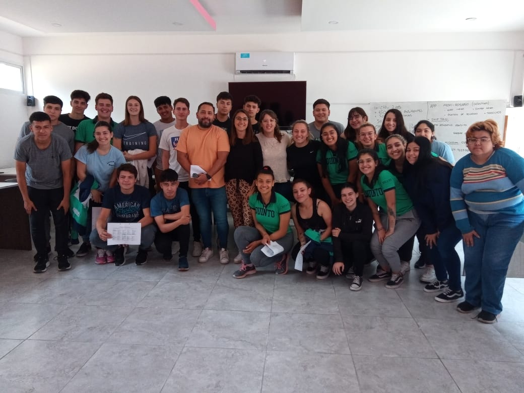 ComunadeBigand's tweet photo. FINALIZAMOS LOS TALLERES DE ORIENTACIÓN VOCACIONAL EN LAS ESCUELAS SECUNDARIAS
En este último encuentro contamos con la presencia de Juan Pablo Cartabia, coordinador de las casas del estudiante que la Comuna tiene en Rosario, quién les brindó información sobre dichas residencias https://t.co/45zxcHD1ts