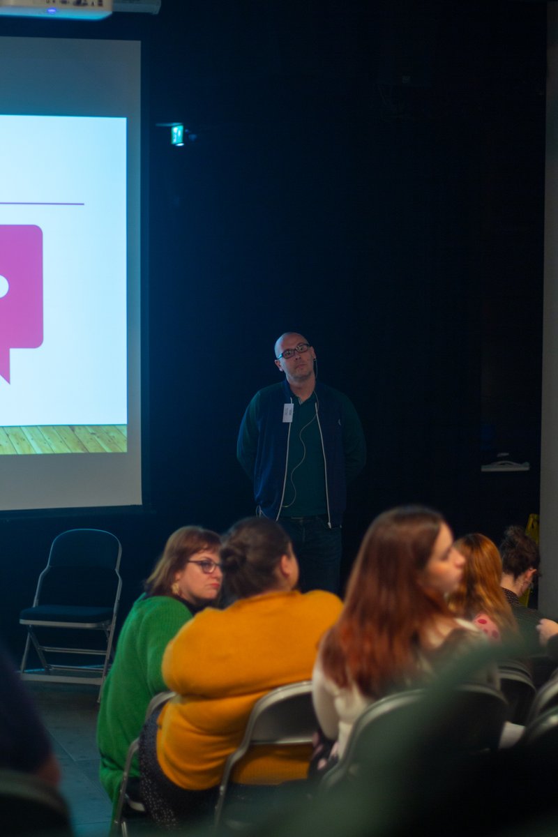 CuriousMindsNW's tweet photo. The How to Engage Young People with Heritage through Youth Work session is underway. Youth workers can be the key to getting more young people exploring, capturing &amp; interpreting heritage &amp; leading on projects with museums. With support from Your Edge &amp; @YouthFocusNW #HopeStreets https://t.co/IKY9vgwn64