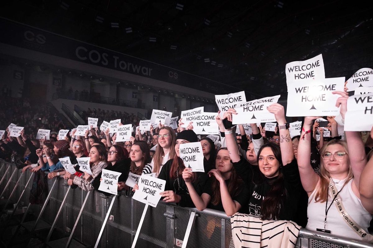 ALTER_ART_'s tweet photo. Bastille | 22.11.2022 | Warszawa, COS Torwar

fot. Kacper Bareja / Alter Art https://t.co/XS4b2inmoI