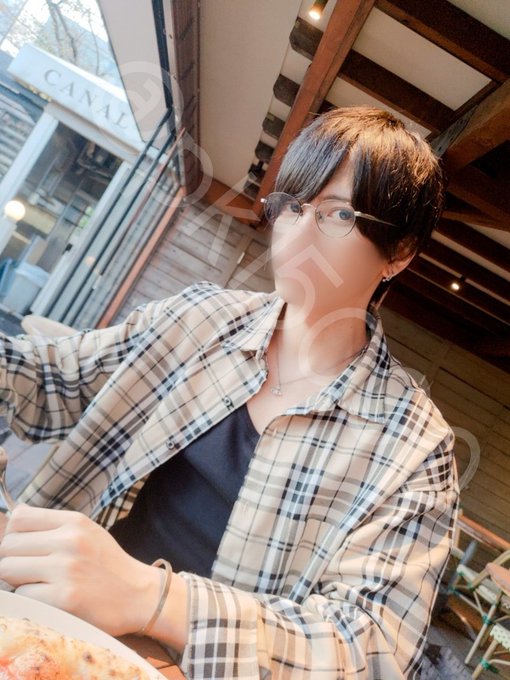 彼氏だよ。 https://t.co/JxVdV3i1ge<a href="/tag/%E9%85%89%E3%81%AE%E5%B8%82"class="tags"><span>#酉の市</span></a><a href="/tag/%E6%89%8B%E3%83%95%E3%82%A7%E3%83%81"class="tags"><span>#手フェチ</span></a>