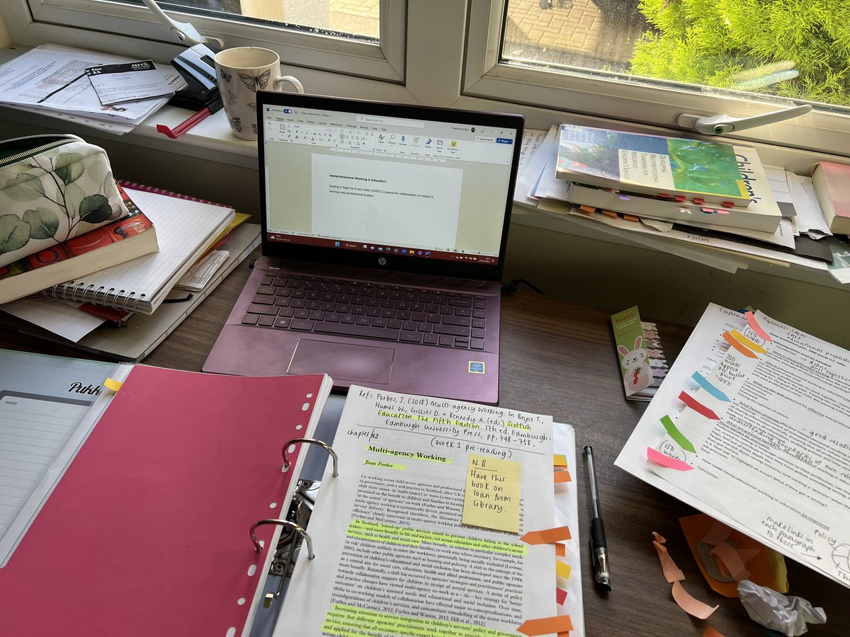 MissEdgar2021's tweet image. I need a bigger desk!! #AssignmentSeason #StudentTeacher