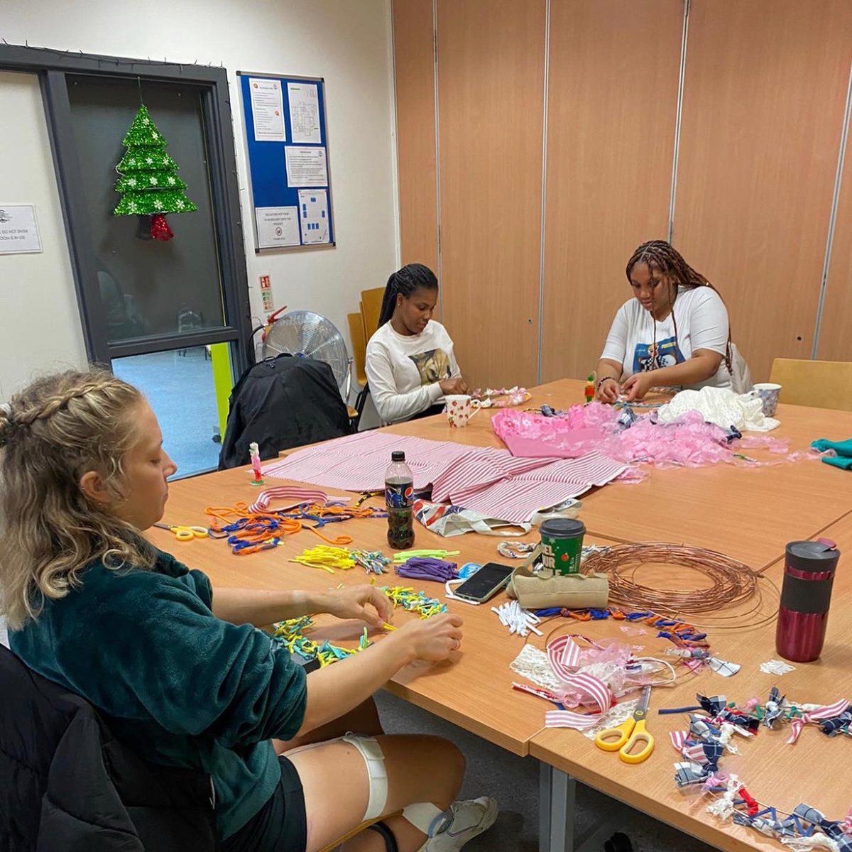 FoundFutureNE's tweet photo. Our social glue group enjoying some Christmas crafts today. This group is funded by The Peoples Health Trust
#communities #communitiescan
#foundationfutures #safespaces #safefaces #positivechange #transforminglives https://t.co/eiP1MST9I8