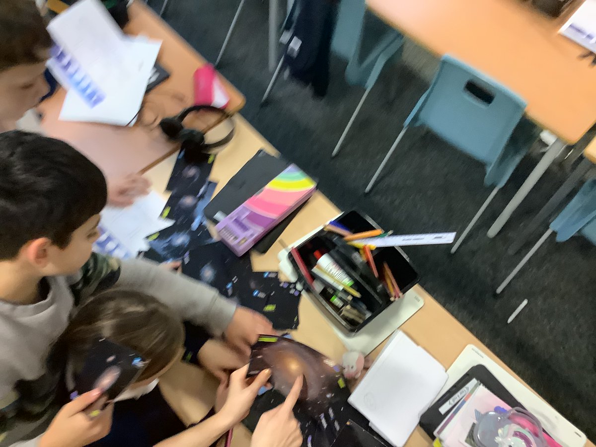 SunnysideSA's tweet photo. Sycamore have been learning what is takes to be an astronomer with Nottingham University students #uonphysics https://t.co/JxWbBsRMPM