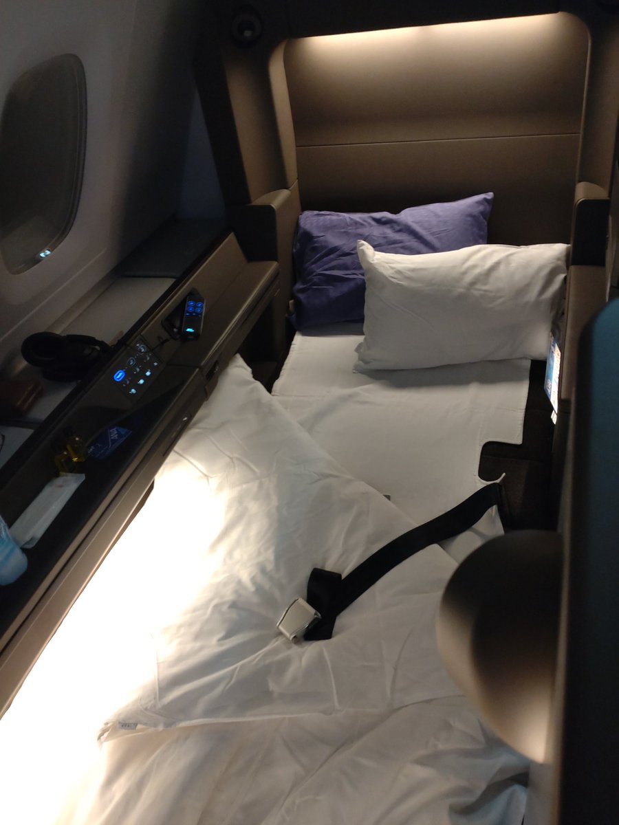 66MUROMARU's tweet image. お布団を敷いて頂きました…

お休みなさい…🤗

#ANA
#ANAフライングホヌ
#ANAFIRSTCLASS