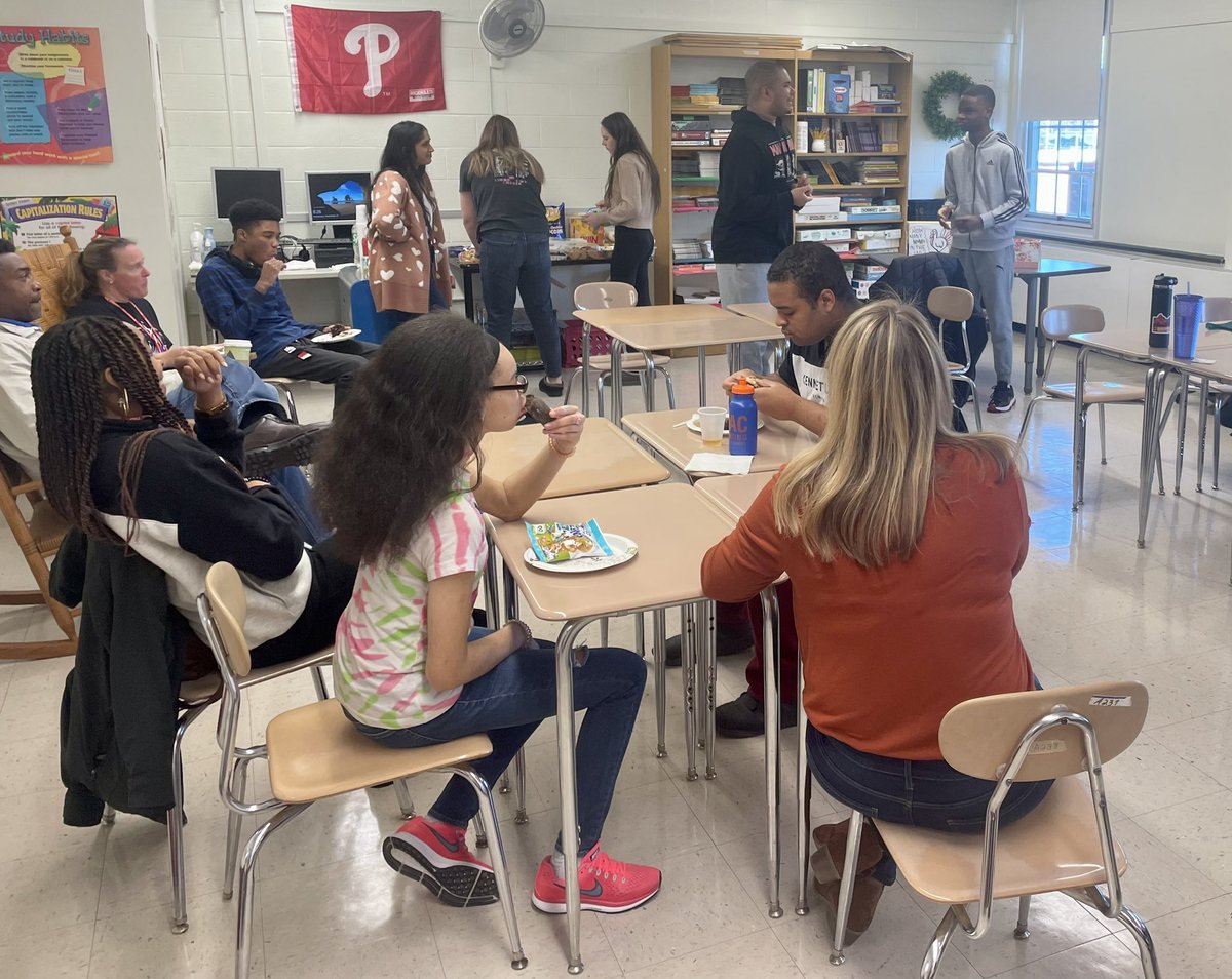 Kelly Scapellato tweet media