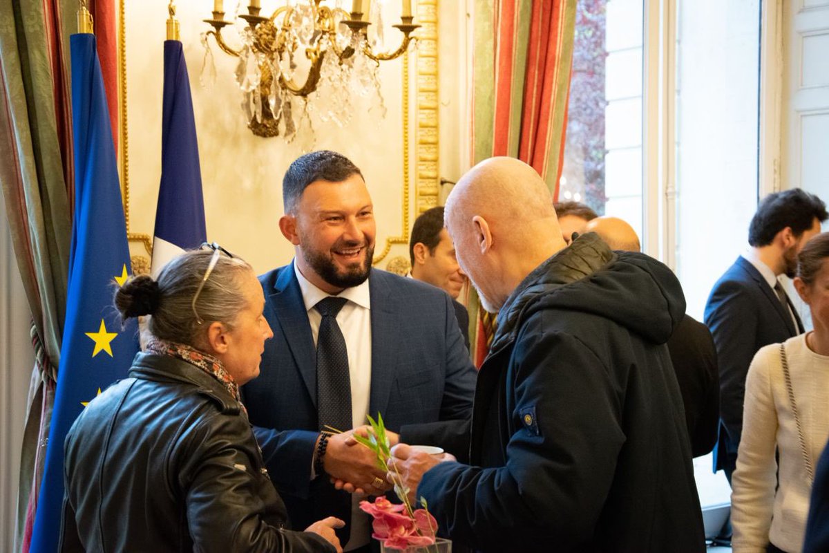 iacovellixavier's tweet photo. Merci @GDarmanin d’avoir accueilli à Beauvau près de 90 élus des Hauts-de-Seine dans le cadre du Conseil sénatorial.

L’occasion de rappeler le bilan du #Gouvernement et d’échanger sur la #policemunicipale, la sécurisation des lieux de cultes et les enjeux de #cybersécurité. https://t.co/Par3YAnJ3h