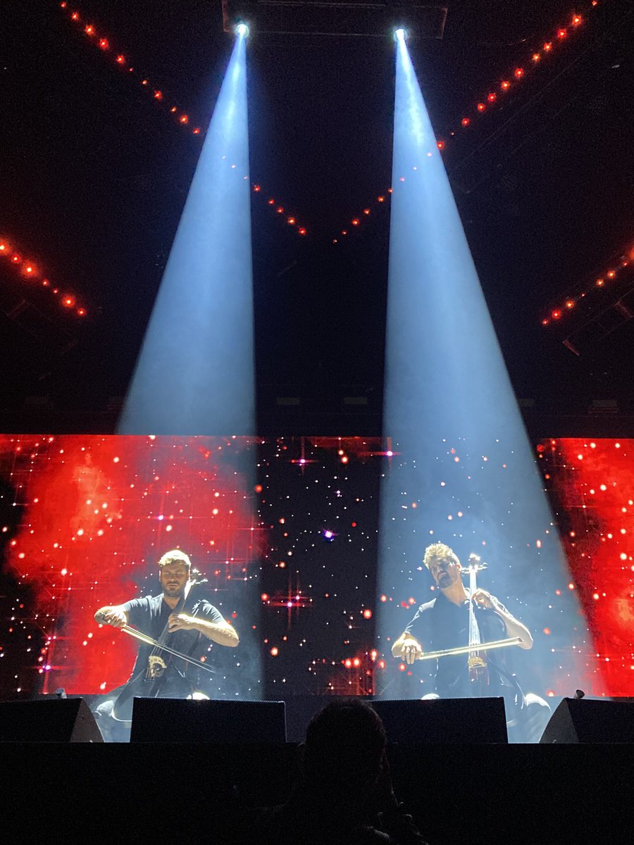 eaglerays's tweet photo. 武道館ラストライブ。楽しい時間は本当にすぐに過ぎてしまうなあ。 https://t.co/M0sLtno9dR