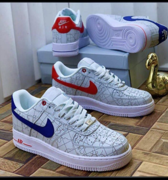 _royalgifts's tweet photo. Hope you are having a great day?
We do only original Nike here..no fake Nikes😁💯
Sneakers ranges from 10k to 15k
Location is Ibadan,we deliver Nationwide
#fakenikes 
#PhynaTheElephant𓃰 https://t.co/YLU9HdkReh