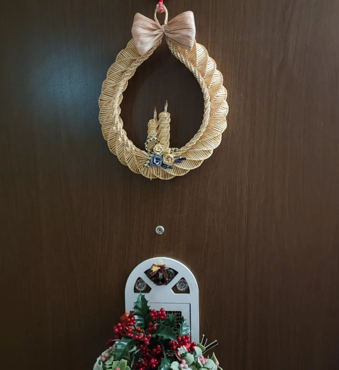 This is the Lithuanian Christmas wreath. Now it hangs in the entrance of the flat I bought.