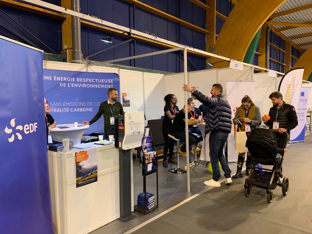 EDF_HDF's tweet photo. Les équipes commerciales d’@EDF_Entreprises en #hautsdefrance sont au salon de l’hôtellerie de plein air #EquipHPA 🏕 qui se tient a @Le_Touquet 🏌️

➡️ offres et #solutions dédiées au secteur, conseils : nos experts répondent aux questions des visiteurs sur l’énergie ⚡️ https://t.co/DVbnKRdnFe