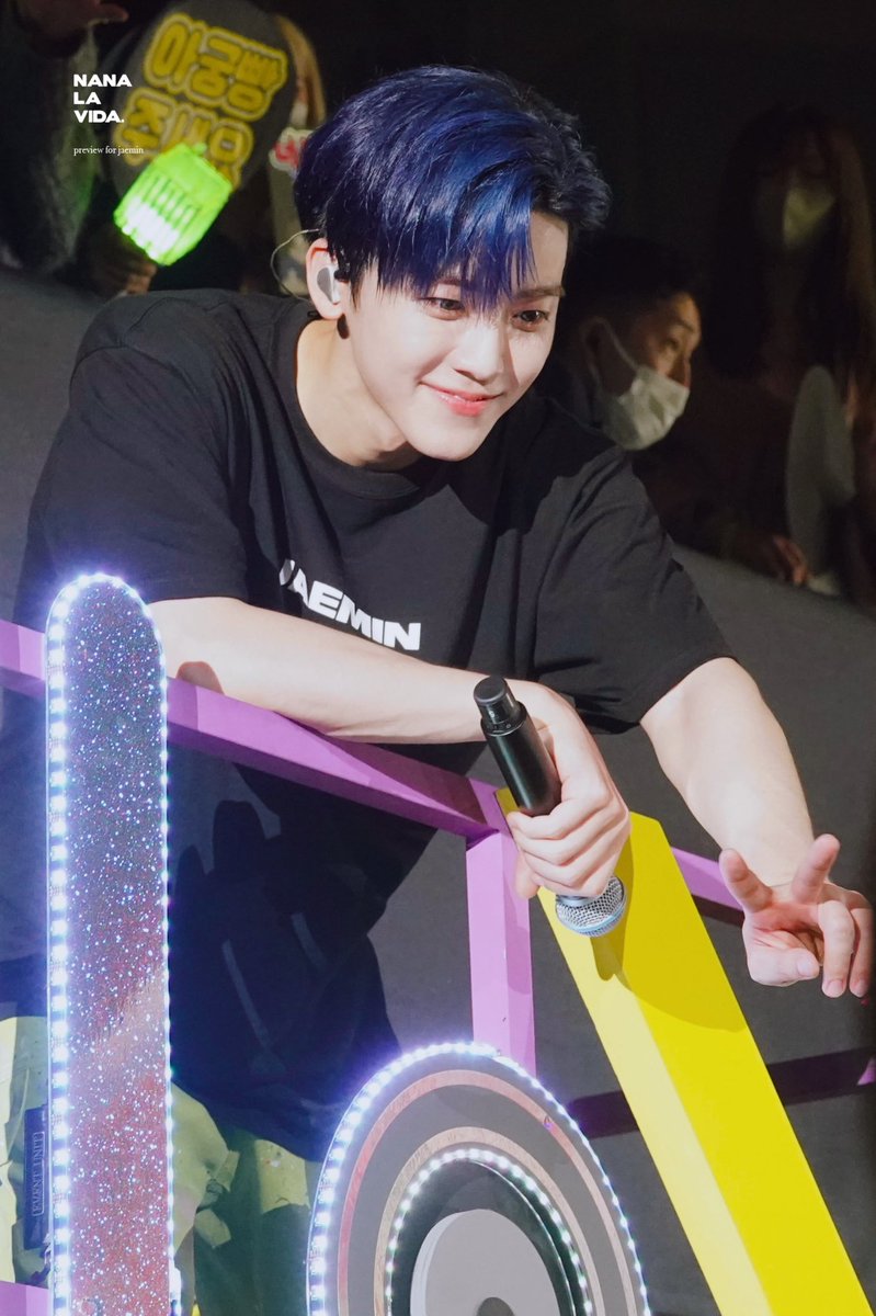 najaeminedit's tweet photo. dark blue hair jaemin, i'm in love! https://t.co/x44qUzImNt
