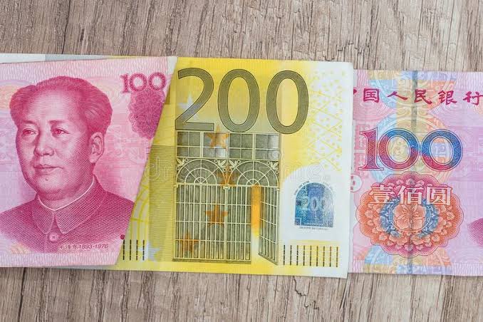 Mod33333_'s tweet photo. Yes the old notes  are more beautiful, that’s because it’s multi color
But it’s cheaper for governments to print notes in monochrome(different shades of one color)

I guess the Nigerian govt are following the steps of advanced countries like china and UK
Check the similarities 👇🏽 https://t.co/kt6mvdXOCI