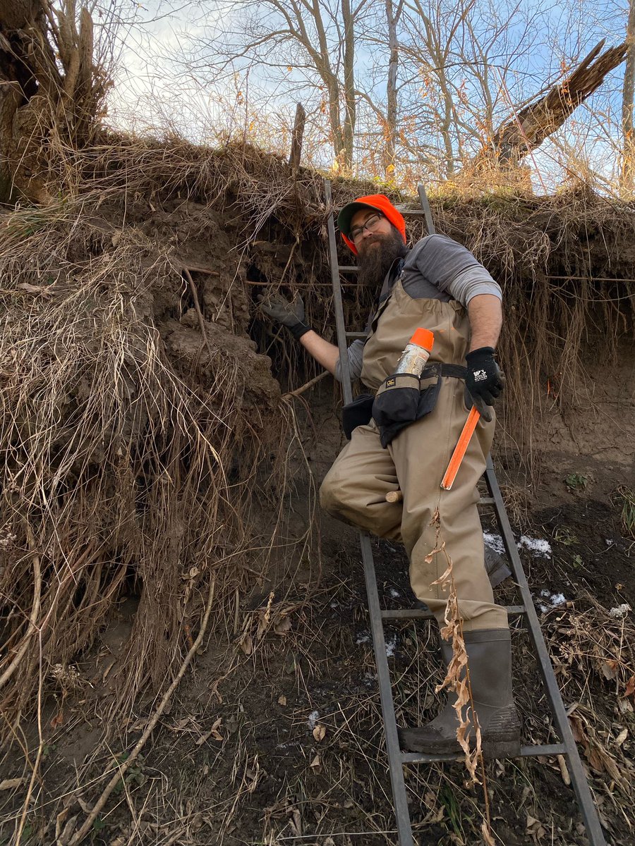 drbillyjbeck's tweet photo. #Streambanks have different “layers”.
Each w/ varying: #erosion processes; #phosphorus content
How do “layers” impact #Iowa #waterquality? Quick, non-tech, pub from @ISUANR :
https://t.co/74QmgEnDGx https://t.co/cjerN8bAjA