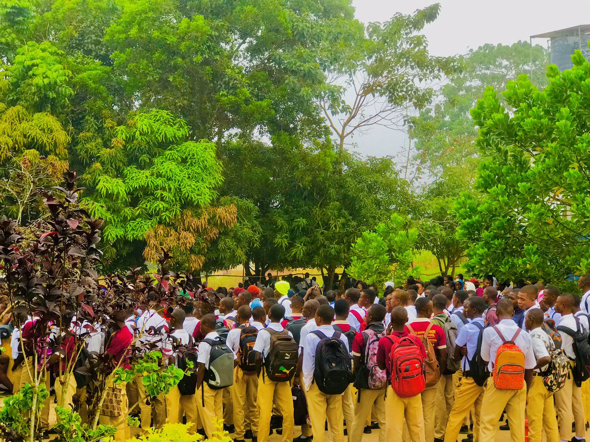 Made in Kono as Organization continue the School-School Sensitization on peace for pre and post election come 2023. We have also champion the topic of drug abuse by young people, for them to abstain and uphold societal value(s). Kono Model Academy Secondary School.  @ayvnews