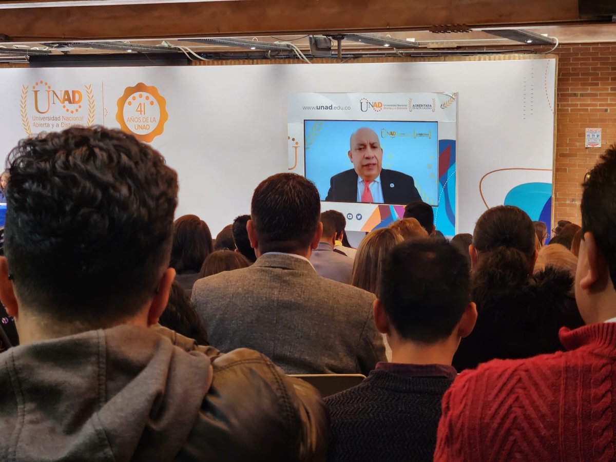 🔔Con la lección inagural del Dr <a href="/JaimeLeal_/">Jaime Leal Afanador</a> damos inicio oficial al 3er Coloquio UNADISTA en Educación a Distancia y Virtual.

Sigue los momentos más importantes en este hilo 🧵 y comparte tus experiencias con el HT #ColoquioUnadista 💙 🧡