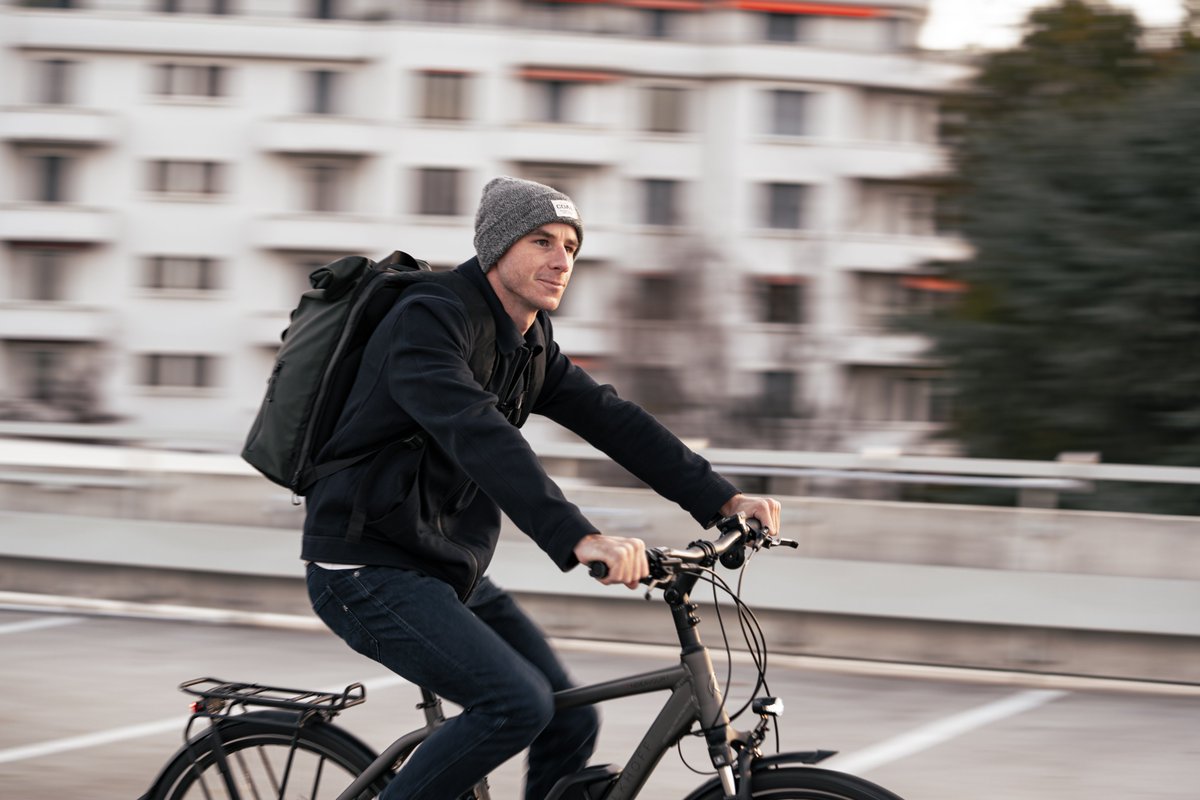 World premiere: new airbag backpack for cyclists and commuters: 🌬🚲🛴🛵🛹

Stan by <a href="/inandmotion/">In&motion</a> 

Aim is simple but ambitious: to reduce 80% of head injuries, the cause of 3/4 of serious and fatal accidents.

#savelives #mobility #bicycle #stan #stanairbag #backpackforlife