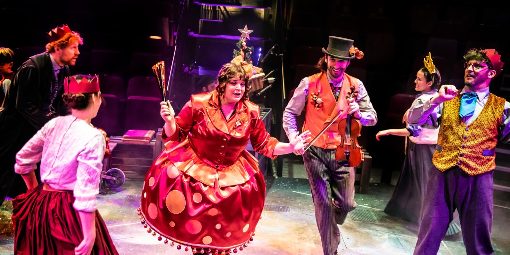 IT’S PRESS NIGHT!
Good luck to our entire #AChristmasCarol company ahead of tonight’s press night performance! Have a great night!
This joyous new musical adaptation will be bringing festive cheer to audiences until Sat 14 Jan!
Find out more &amp; book: bit.ly/3HNgIfm