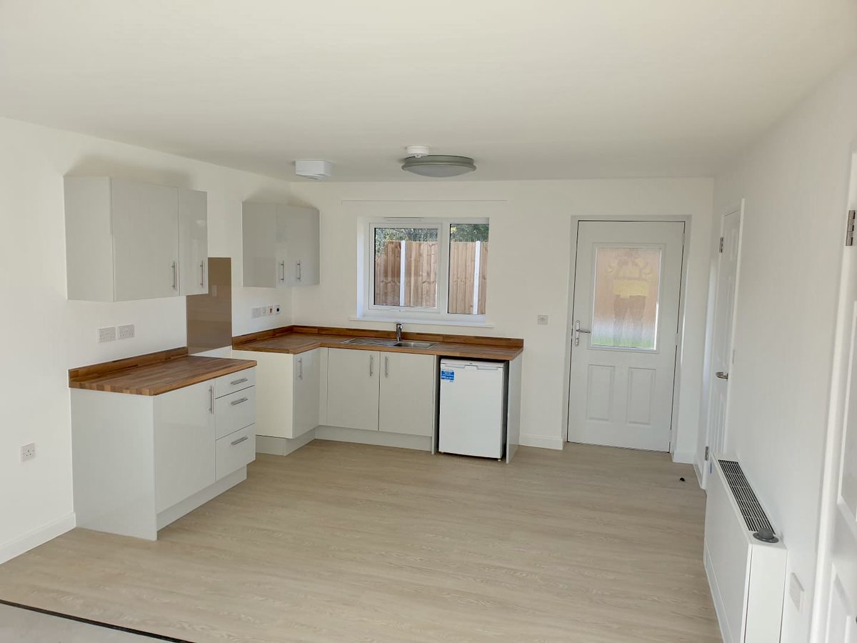BridgestoneBCL's tweet photo. Bungalows are looking brilliant
ahead of the imminent completion of our supportive living scheme for Forhousing in Stockbridge Village. #forhousing #homesengland https://t.co/djSNIdupQE