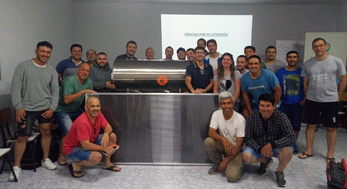 ComunadeBigand's tweet photo. CAPACITACIÓN REGIONAL EN INSTALACIÓN DE TERMOTANQUES SOLARES ♻️🔅 
Se llevó a cabo en Bigand y fue dictada por el Ministerio de Ambiente y Cambio Climático de Santa Fe. A la misma asistieron 30 personas de la región que recibirán su certificación oficial. https://t.co/x72LERExGG