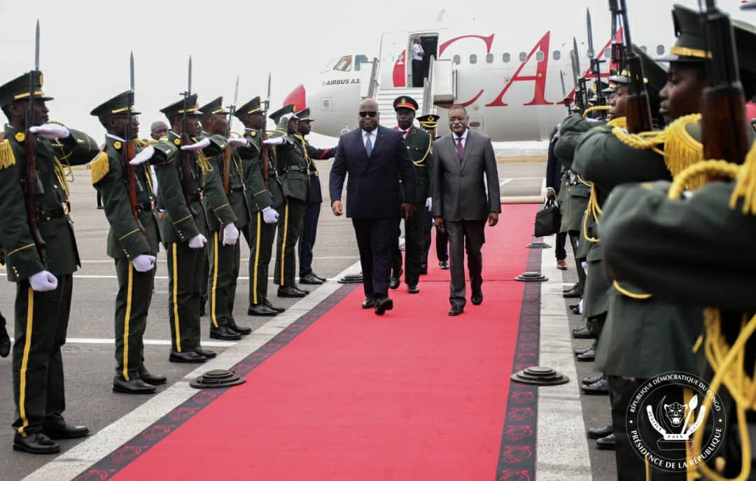 Presidence_RDC's tweet image. #RDC 23.11.2022|#Luanda 
Arrivé à Luanda (Angola), ce Mercredi, le Chef de l'État, Félix-Antoine Tshisekedi Tshilombo prend part au Mini-Sommet des Chefs d'État de la région sur la Paix et la Sécurité à l'Est de la RDC.