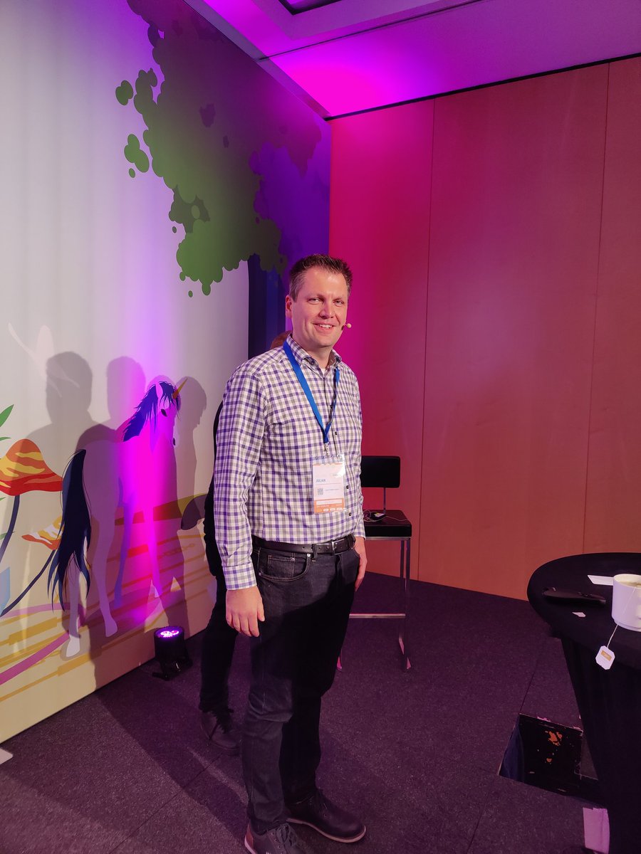 Julian is getting prepped for our talk on #diversity #AgileTD