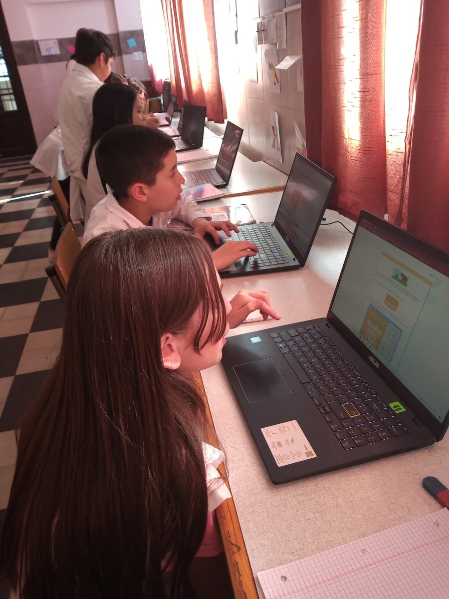 chicos_net's tweet photo. ¡Hoy es la última jornada del #DesafíoBebras! Estudiantes de todo el país se sumaron a esta iniciativa que promueve el #PensamientoComputacional. En estas fotos, algunos grupos de Santa Fe, Córdoba, Jujuy y Buenos Aires😍 .
Conocé más de Bebras en https://t.co/MLzdvgXfiA. https://t.co/BF3gPuWrIG
