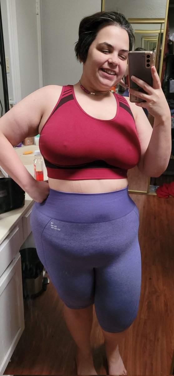 EliteBamboo's tweet photo. Finally feeling good enough to go to the gym. Recently got new gym clothes too. 💕 Feeling physically smaller too. 😊 https://t.co/yHmq5CWDru
