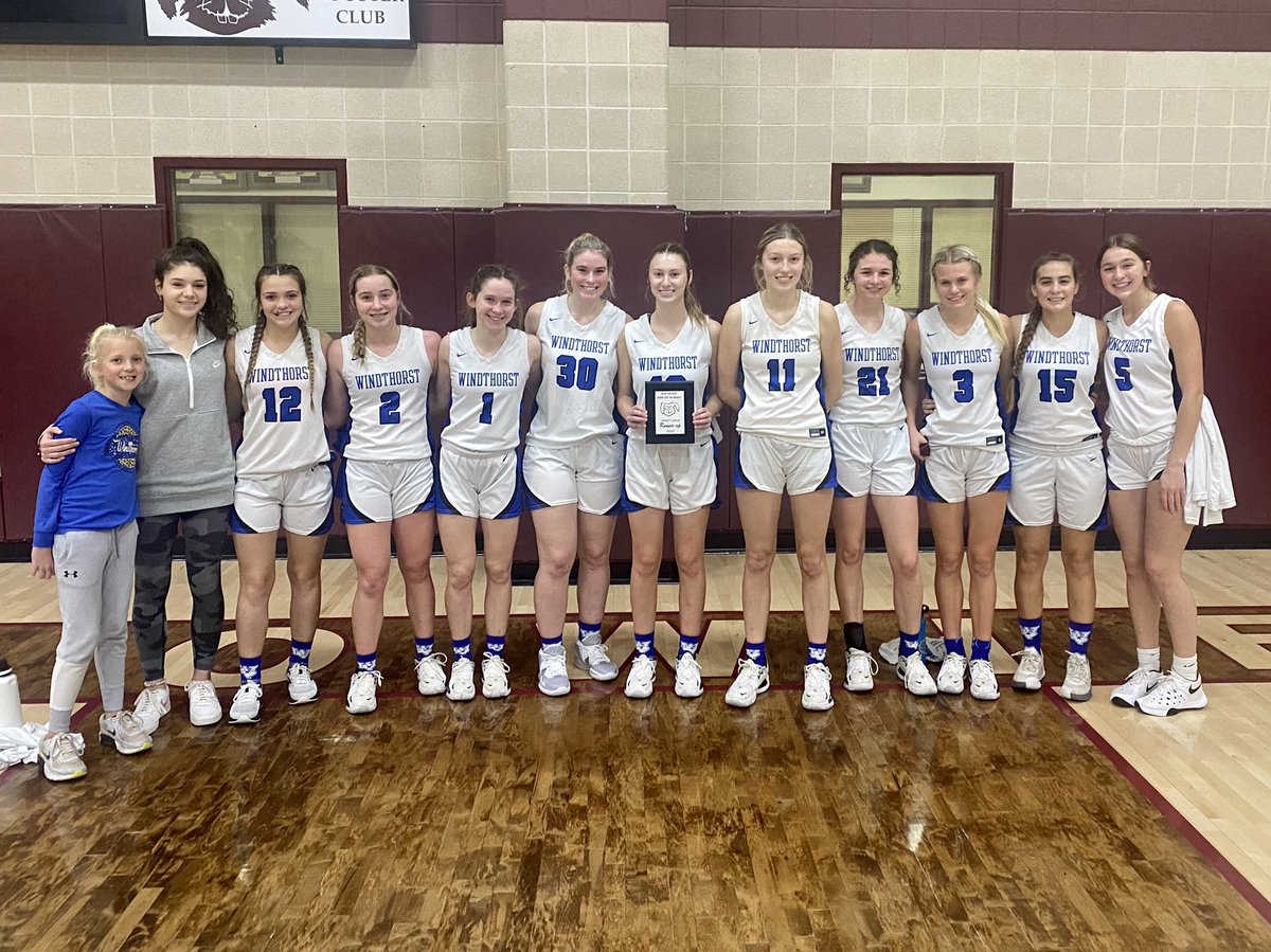 heather2183's tweet photo. Varsity finishes 2nd in Bowie. Proud of this group. They have had a busy last couple of weeks. Time to enjoy a little break and then get back to work. 💙🏀💪🏼 https://t.co/ewzwZs7PA2