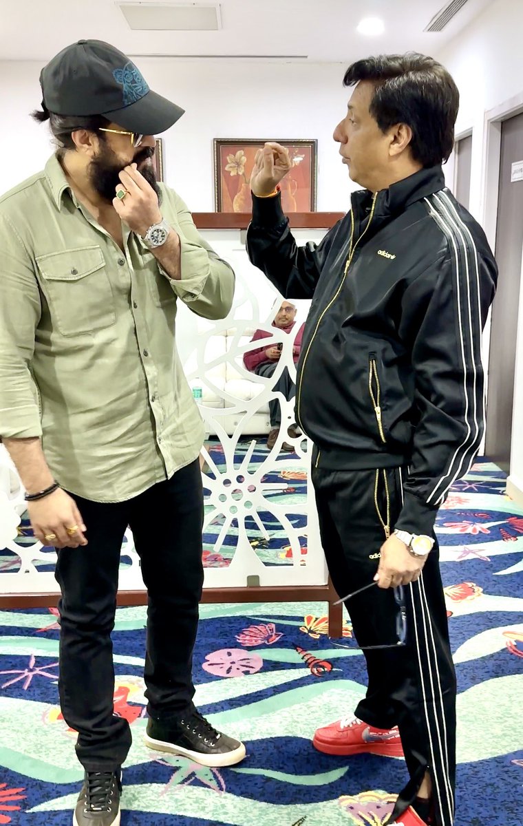 imbhandarkar's tweet photo. Had the privilege of interacting with the Highly Successful Kannada Heartthrob SuperStar  @TheNameIsYash in Goa... Wished him more successful🏆💪 films &amp; for great future endeavours... Thanked him for his great contribution to Pan Indian Cinema. 🙏 https://t.co/OxQNrHr38o