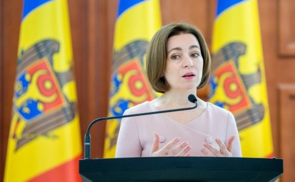 nexta_tv's tweet photo. Maia Sandu commented on the missile attacks on Ukraine, which left part of Moldova without electricity

"We cannot trust a regime that leaves us in the dark and cold,that deliberately kills people out of a simple desire to leave other peoples in poverty and humiliation,"she said. https://t.co/s6n7eR9Kjn