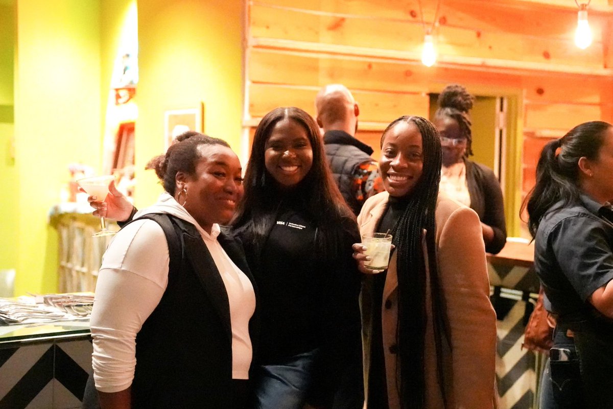 HarlemCapital's tweet photo. We champion diverse innovators who are demonstrating remarkable tenacity, curiosity & courage. Onward! 📈
#CryptoinColor https://t.co/DkbOgx04R1