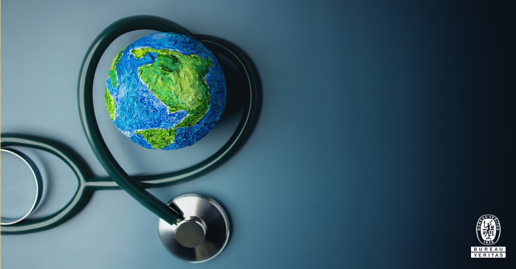 Op donderdag 8 december staan wij op de Prenne vakbeurs in Kortrijk XPO. Wij staan met onze stand op de Commercial Corner: de plek waar wij met onze stand aanwezig zijn om je alles te vertellen over certificatie, en in het bijzonder de HSE-audits: zoals ISO 45001 en VCA.