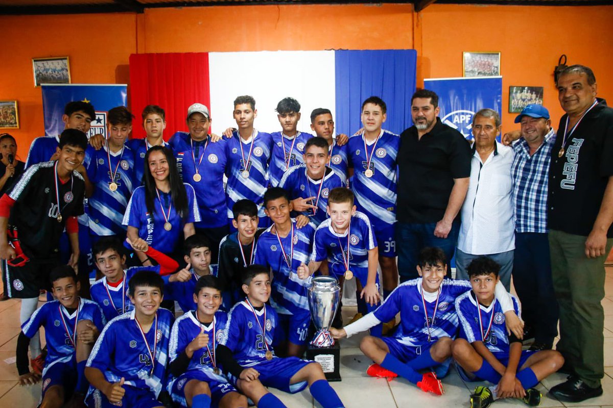 APFOficial's tweet photo. #DesarrolloAPF ⚽️ | Culminó con éxito la Copa de Selecciones de Federaciones 2022.

Evento que llevó adelante la Dirección de Desarrollo en conjunto con la COFEFUP.

🔗 https://t.co/2qIf4A3NaP https://t.co/83XnzypLIC