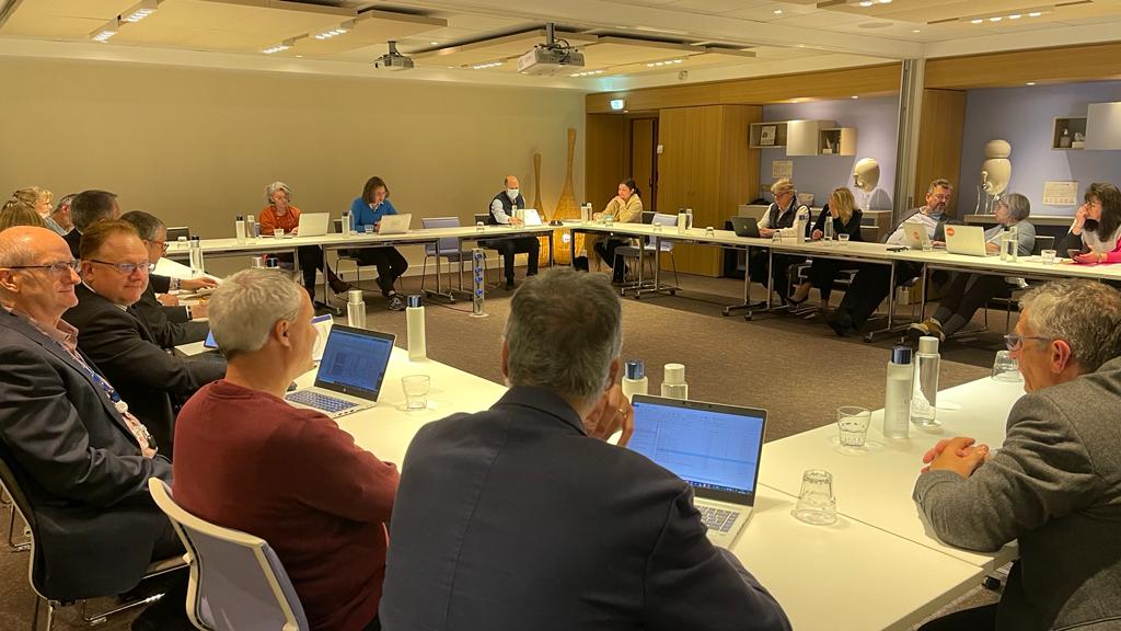 axa_ewc's tweet photo. Representative are meeting in four workshops now to prepare questions for the CEO of AXA, an exercise that will be at the heart of our plenary tomorrow #LTAXAEWC https://t.co/L6vGDcnCez