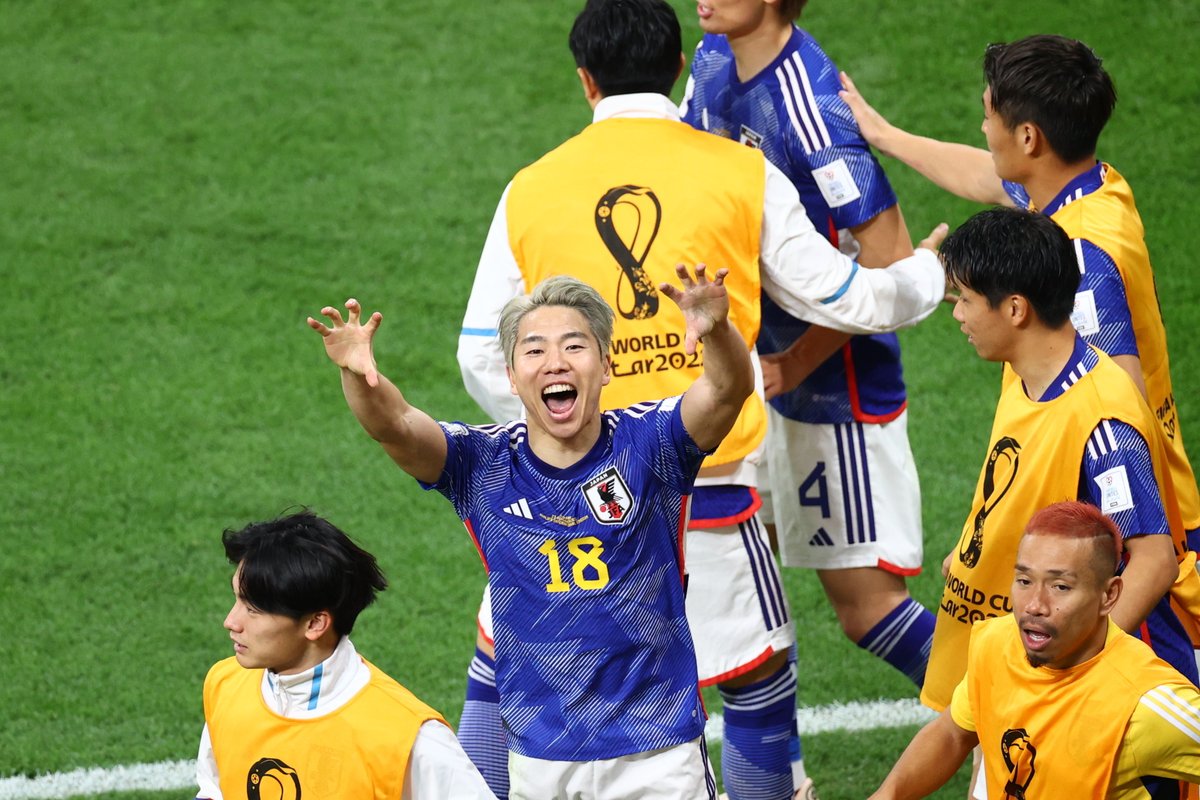 FOXSoccer's tweet photo. JAPAN STUNS GERMANY 🇯🇵😤

ABSOLUTE SCENES!!! https://t.co/UG27Zt2JMP