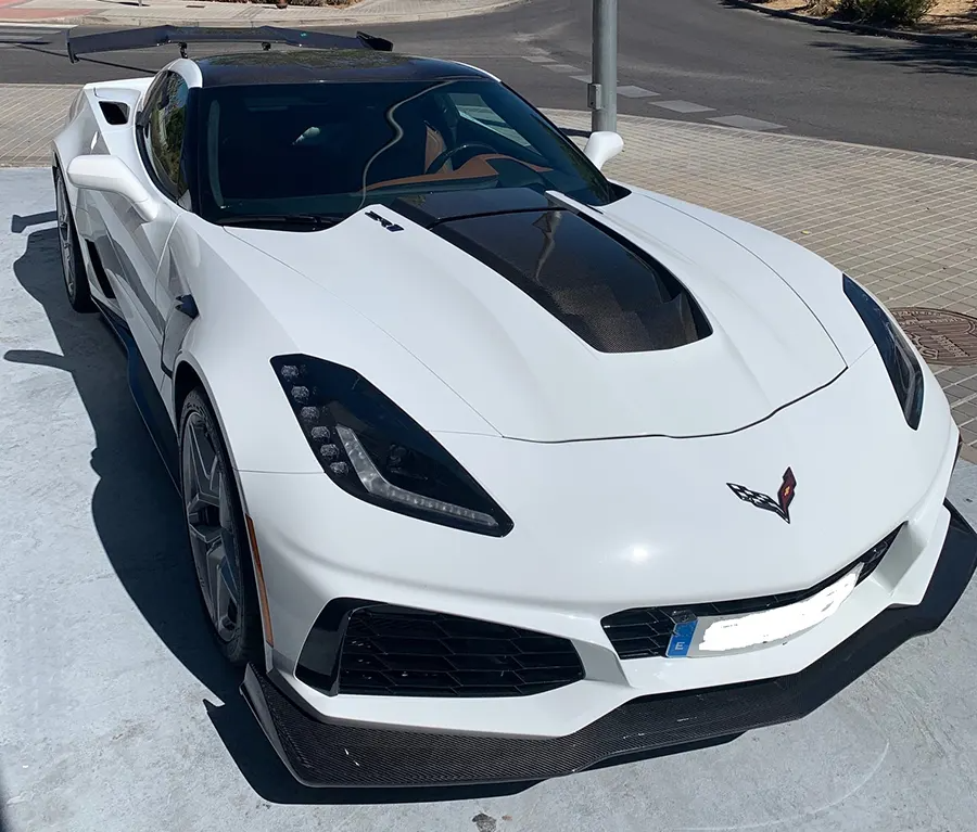 UsaAutoImport's tweet photo. El Chevrolet Corvette ZR1 2019 acaba de ser lanzado como uno de los vehículos más lujosos, potentes y veloces de los desarrollados por GM. 

Sigue hilo... 👇

🔗 https://t.co/kwnFHwabN2

#usaautoimport #importcar #americancar #vintagecar #luxurycar #musclecar #barcelona #madrid https://t.co/smA6OkvStg