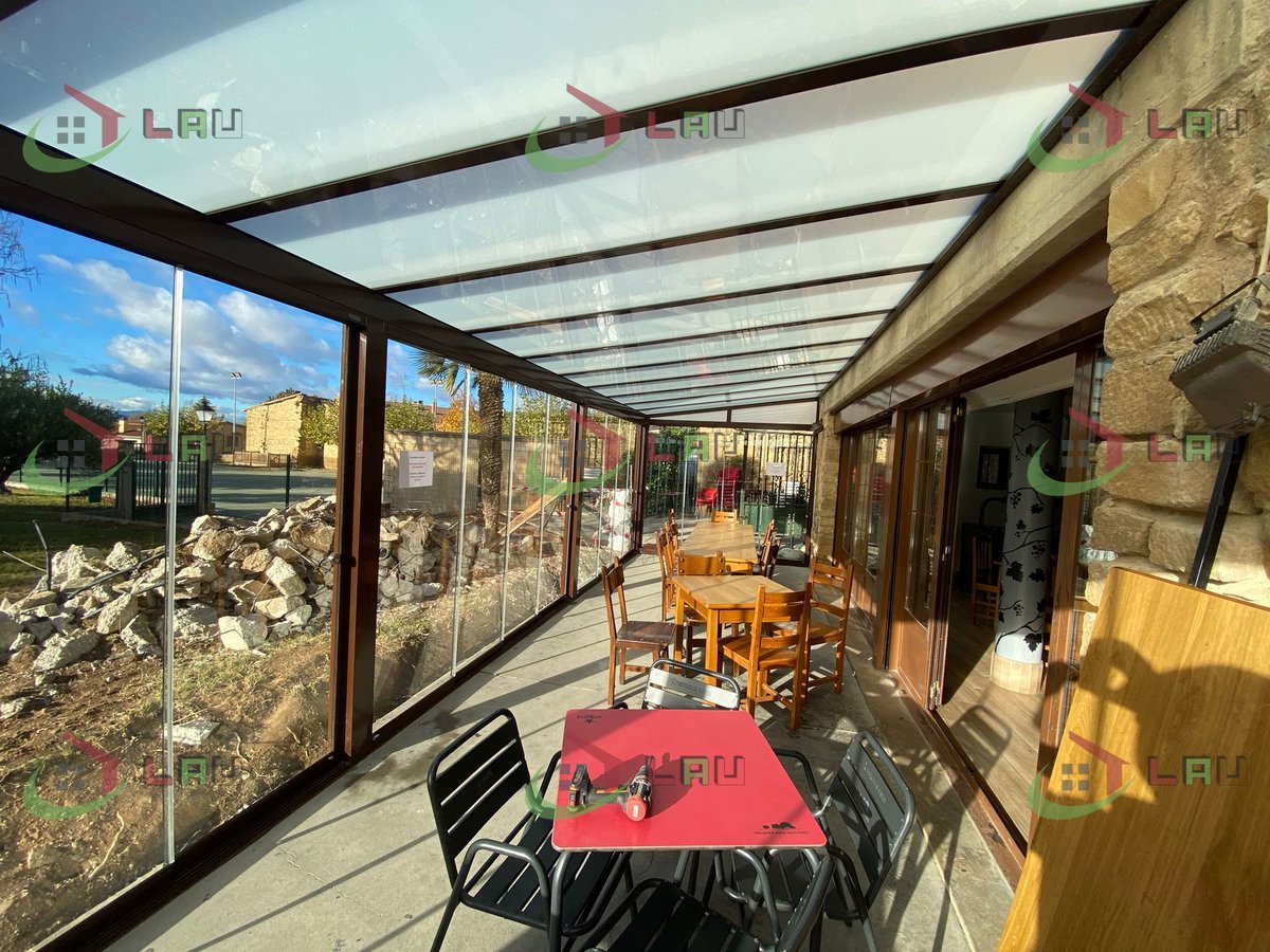 aluminiolau's tweet photo. Cierre de terraza en un bar para disfrutar todo el año!! https://t.co/x4icaOVkdX