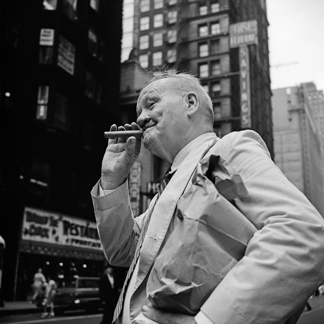 ImNathanBennett's tweet photo. “Finding Vivian Maier” is a great documentary if you like film / photography in general. Very interesting story! — She was a Nanny that took photos on the street and never shared her work. Passed away in 2009 and someone found all her negatives and made a documentary about it. https://t.co/AYr0MGhMpp