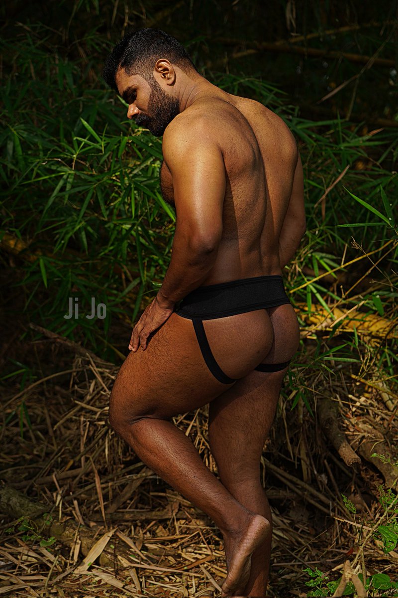 jijokuriakosek's tweet photo. The Mallu bear Luqa Fernnan!
🌈🌈

DM, for Body Photography assignments.

#body #HairyLegs #hairymen #bearmen #Bears #BearsNation #hungbear #thighs #fitness #fitnessmotivation #photography #outdoor #photographer #photo https://t.co/hg4nbaEX3q
