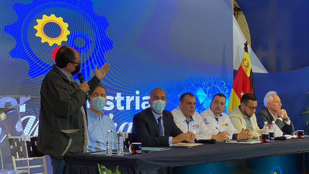 dianacastvzla's tweet photo. La integración de los actores productivos del país, empresas privadas e instituciones del estado en articulación perfecta para potenciar el sector industrial del país.

Seguimos en la instalación del Órgano Superior Industrial (OSIR) del estado Miranda desde @CARTOVEN_VE https://t.co/Vs9XT2w2zL