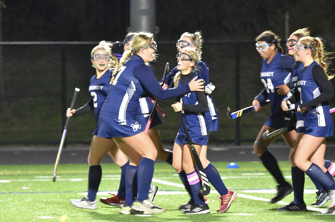 Monomoy gives defending state champ Uxbridge all it can handle in a field hockey state semifinal #CapeCod 

📰: bit.ly/3XtsAvK