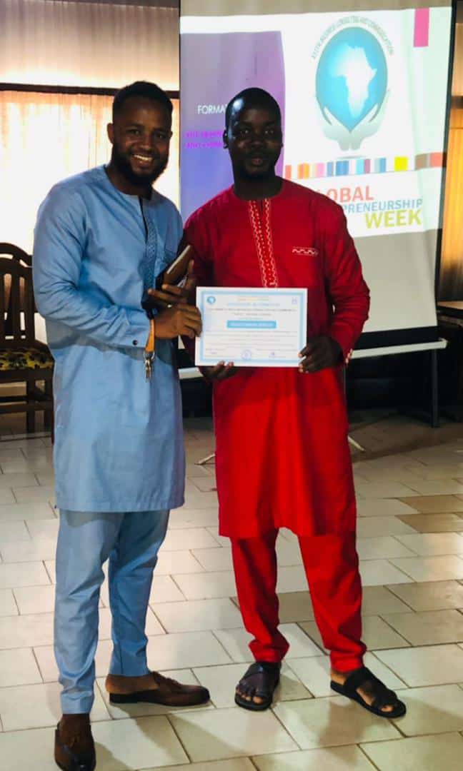 BusinessKeith's tweet photo. SEMAINE MONDIALE DE L’ENTREPRENEURIAT 2022
Clôture de 3jours de formation offerte aux entrepreneurs et futurs entrepreneurs Guinéen pour commémorer le Global Entrepreneurship Week en Guinée.  
#globalentrepreneurshipweek22
#célébronslentrepreneurguinéen
#KB2C: The Best or Nothing https://t.co/xMyYnEQ5x6