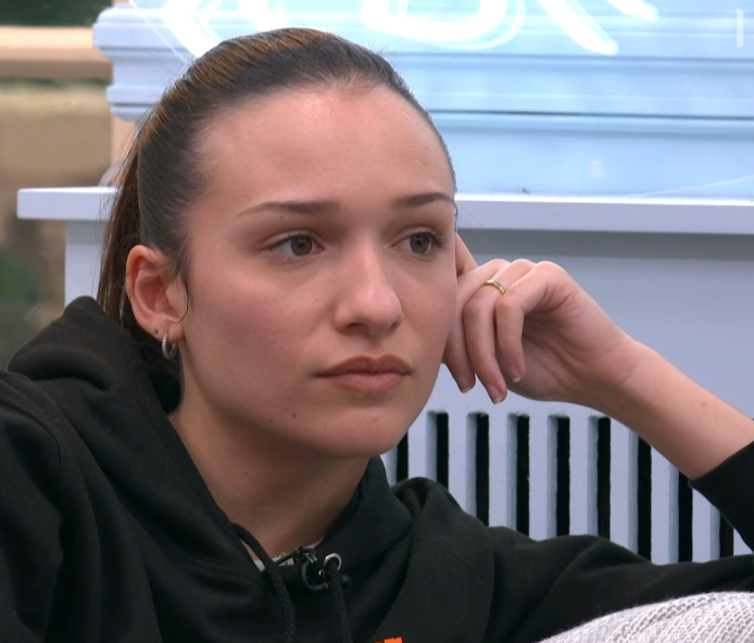 StarAcFact's tweet photo. Léa qui remporte les évaluation grâce à un improbable mytho. 

Laure et Pierre qui y ont cru 100% 1er degré.

Goldmann fumé par leur naïveté. 

Enola qui perd foi dans le système éducatif 😭😭
#StarAcademy #StarAcademyLive https://t.co/obXC8ntNA0