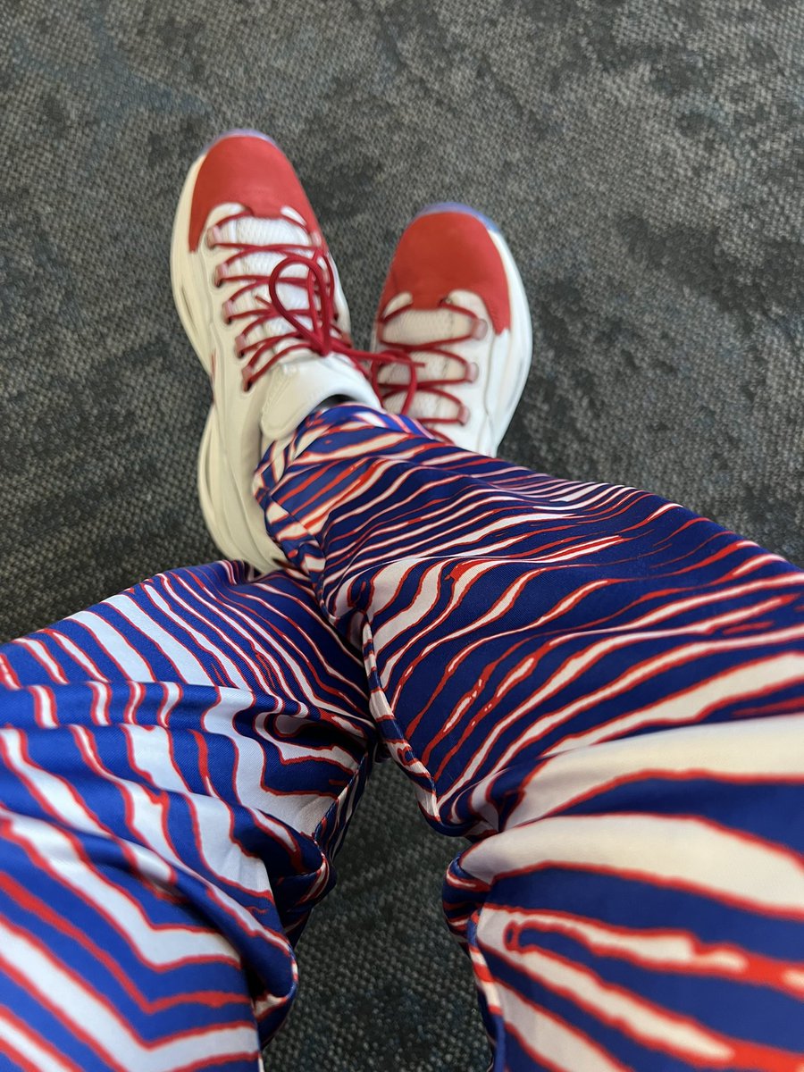 mbSweatpants's tweet photo. #detroitbound #GOBBLEGOBBLE ๐ฆ https://t.co/63kBNNyGAO
