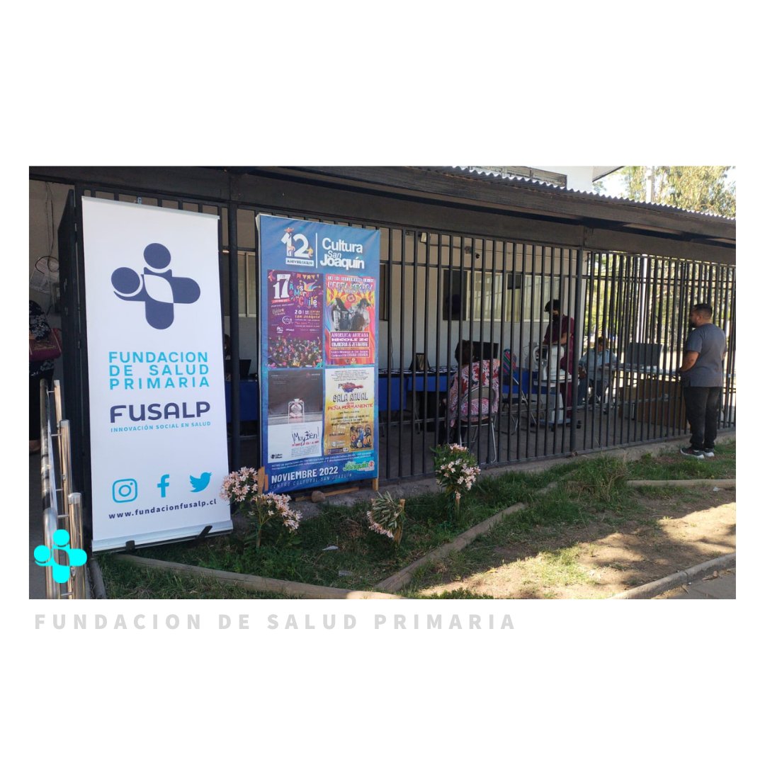 FundacionFusalp's tweet photo. Hoy nos encontramos con nuestra #OpticaPopular en la comuna de #SanJoaquin.
Invitamos a las y los vecinos acercarse a Carmen Mena #270, San Joaquin, para que de forma gratuita tengan su atención oftalmológica y pueden cotizar anteojos desde los $18.990 👓
⏰Hasta las 14:00 hrs. https://t.co/fNnnXiQy0F