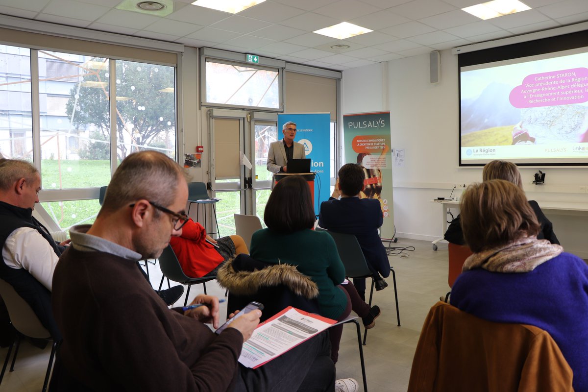Ce matin, @LINKSIUM_, <a href="/CAI_Clermont/">Clermont Auvergne Innovation</a> et <a href="/Pulsalys/">PULSALYS</a> présentaient à la presse et à <a href="/CatherineStaron/">Catherine STARON</a> <a href="/auvergnerhalpes/">Auvergne-Rhône-Alpes</a> leurs actions de synergie régionale avec notamment Expl'Aura pour les jeunes docteurs &amp; le projet d'accélérateur industriel Manufact'Aura 👉 pulsalys.fr/article/les-tr…